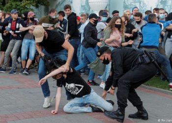 300 të arrestuar nga protestat në Minsk, mes tyre dhe katër gazetarë