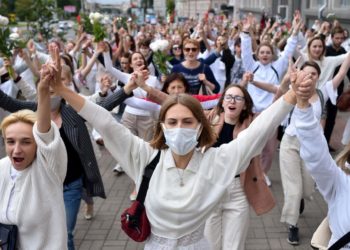 Bjellorusia 13 javë në protestë/ Protestuesit kërkojnë dorëheqjen e Lukashenkos