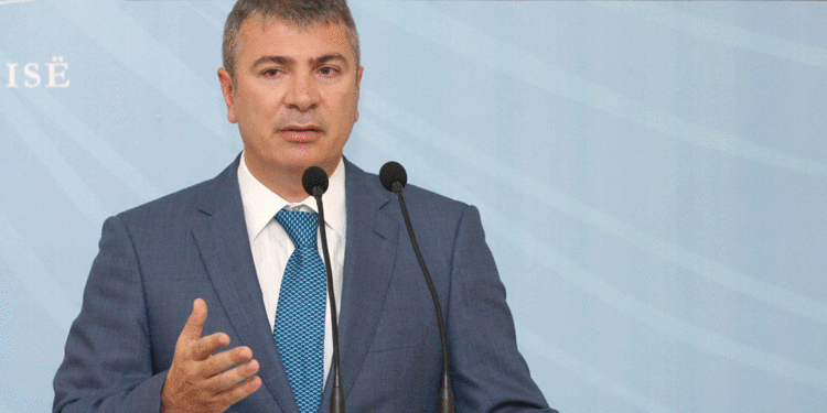 Deputeti i PS, Damian Gjiknuri rezulton pozitiv me Covid