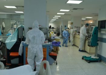 Greqia shtyn mbylljen prej COVID-19, qeveria jep 7.5 miliardë euro për biznesin dhe punëtorët