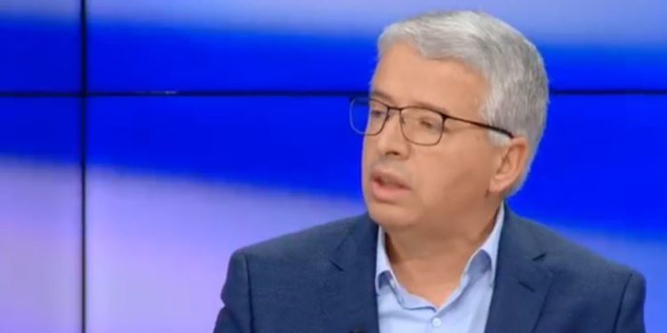 Gjermanët i dhurojnë RENEA-s 200 palë këpucë, Lleshaj: Janë shumë speciale, s’duhet të paragjykojmë