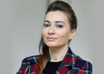 Drejtuesja e LSI shfryn ndaj Ramës: Zuzar, ti i luteshe Ilir Metës dhe i kërkoje falje për çdo gjë