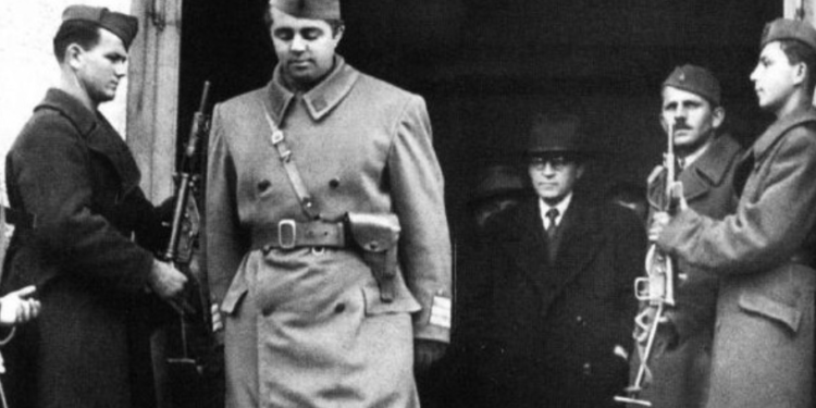 Dokumentet: Si u urdhërua ekzekutimi i Enver Hoxhës kur ai të shkonte në Pezë