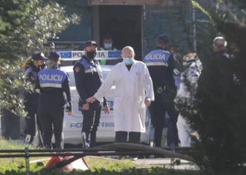 Pamje nga Spitali Infektiv, vijojnë hetimet për hedhjen e 69-vjeçarit