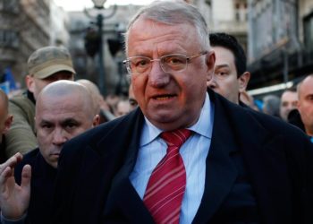 ‘Çmendet’ kryetari i Partisë Radikale Serbe: Ushtria serbe të futet në Kosovë