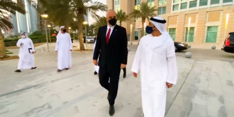 Rama e bindi të ndërtonte 2 mijë shtëpi të reja në Shqipëri, njihuni me sheikun nga Emiratet e Bashkuara Arabe, sipërmarrësi që ngriti kullën e njohur Burj Khalifa (FOTO)