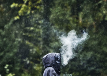 Milano ndalon pirjen e duhanit në natyrë për të përmirësuar cilësinë e ajrit