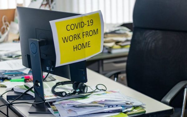 Puna nga shtëpia apo zyra, çfarë preferojnë punonjësit shqiptarë pas Covid-19