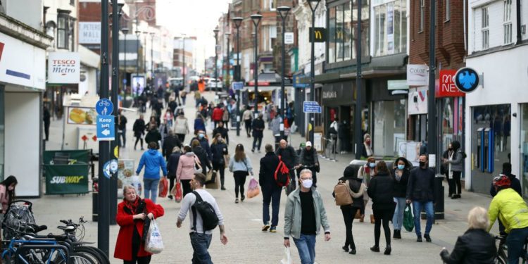 32.961 raste të reja infektimesh me COVID-19 në Itali dhe 623 vdekje në 24 orë