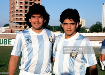 Vëllai i Maradonës në lot pas humbjes së madhe: Lajmet që marr janë një dramë, ai nuk merr më frymë….