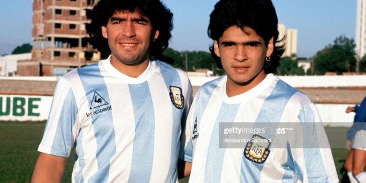 Vëllai i Maradonës në lot pas humbjes së madhe: Lajmet që marr janë një dramë, ai nuk merr më frymë….