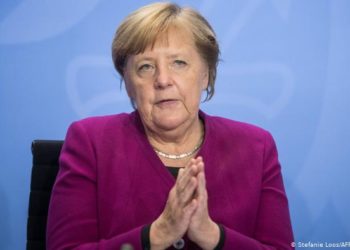 Merkel: Vaksina përfaqëson dritën në fund të tunelit, vjen para Krishtlindjeve