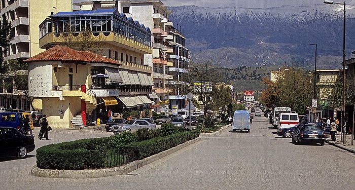 Gjirokastër/Makina përplas kalimtaren në lagjen “18 Shtatori”