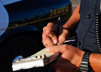 Nuk mbanin maskën, gjobiten 468 persona në Shqipëri