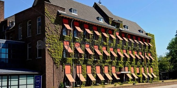 Burime diplomatike/Haga mund të lëshojë fletë arreste edhe për shqiptarë të Shqipërisë