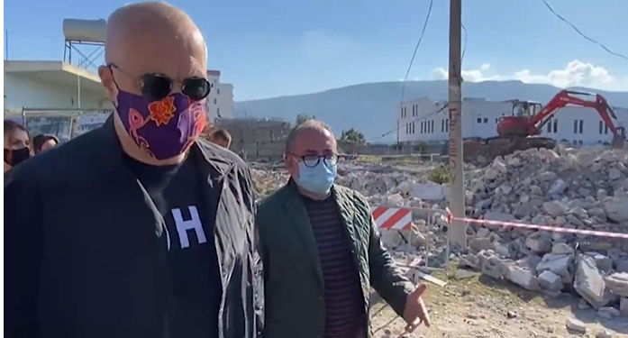 “Edi Rama është ky? Të faltë Zoti, mos ça kokë ça të thotë ai matufi”/ Si u prit kryeministri në Vlorë (VIDEO)