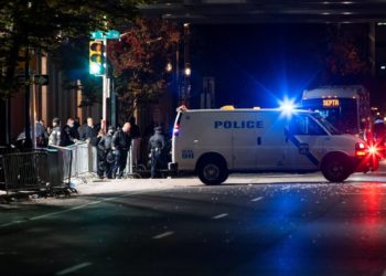 Zgjedhjet në SHBA, policia po heton për një komplot. Kamioni me persona të armatosur po shkonte te qendra e numërimit të votave në Filadelfia