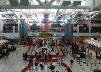 Amerikanët bëhen gati për festë pavarësisht paralajmërimeve të zyrtarëve shëndetësorë