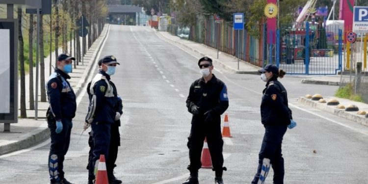Shqipëria në karantinë gjatë natës, si mund të aplikoni për leje