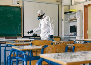 Europa në ‘kthetrat’ e Covid, Greqia mbyll shkollat, Italia zgjeron zonën e kuqe