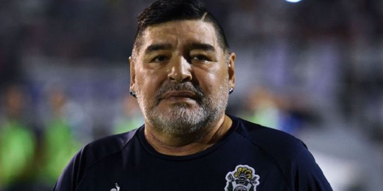 Maradona në spital/ Iu nënshtrua operacionit në kokë! Flasin mjekët