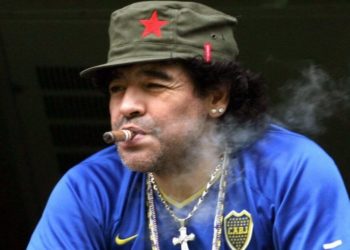 Kreu operacionin e vështirë në kokë, mjeku tregon gjendjen e Maradonës