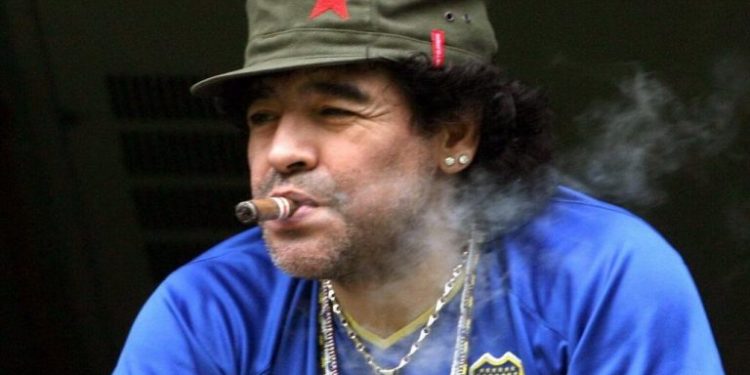 Kreu operacionin e vështirë në kokë, mjeku tregon gjendjen e Maradonës