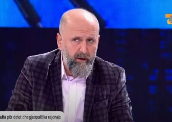 Konspiracionisti Alfred Cako: Kujdes, modelet e fundit të celularëve mund t’ju shkaktojnë vdekjen në pak ditë