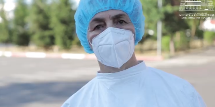 Reagon Shefja e Infektivit pas akuzave të Bashës, Çomo: Po lëndon përpjekjet e një ekipi mjekësh dhe infermierësh për të shpëtuar jetë…