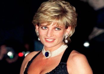 FOTO/ Dalin për herë të parë imazhet e Lady Diana me bikini