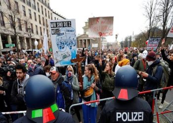 Kundër masave kufizuese anti-covid, protesta në Berlin