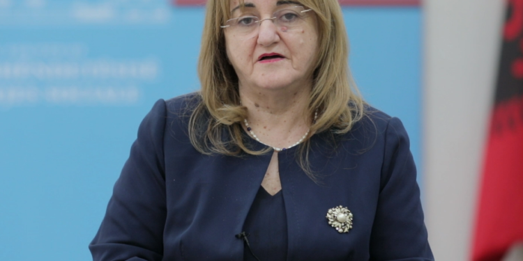 Rikthehet karantina në Shqipëri? Numri dy i shëndetësisë: Jemi shumë pranë vijës së kuqe