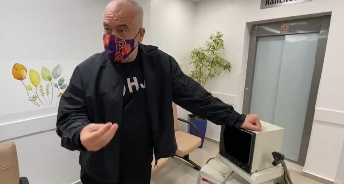 Spitali i Vlorës bëhet gati për të pritur të sëmurët me Covid, Rama: Le ta shohin ata që mbushin dynjanë me helm! (VIDEO)
