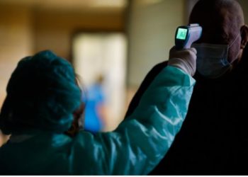 Bota 1 vit me Covid, si nisi pandemia në Kinë