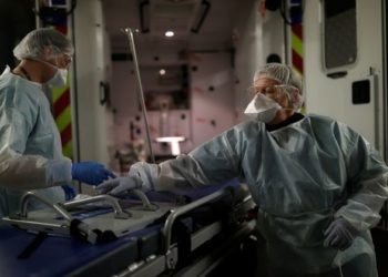 Francë/ 32 000 raste të reja me COVID-19