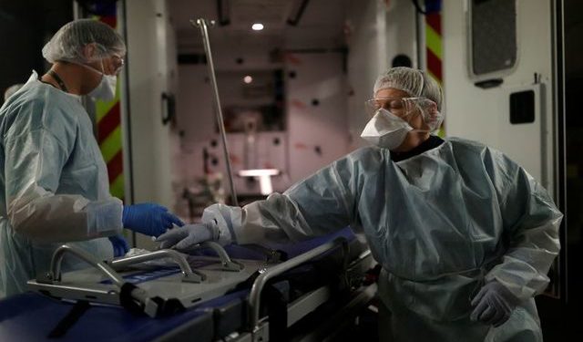 Francë/ 32 000 raste të reja me COVID-19