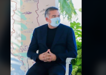 Ministri Klosi infektohet me Covid