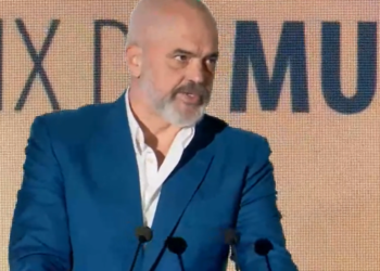 Rama vlerëson Kumbaron për “Shtëpinë me Gjethe”: Ka bërë punë të mirë dhe pa shpenzime, se është nga Gjirokastra