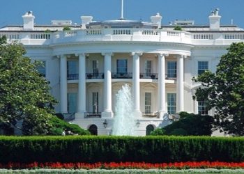 COVID-19/ Shtëpia e Bardhë konsideron heqjen e kufizimeve të udhëtimit për vendet europiane