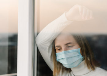 Studimi/Një në pesë pacientë me Covid ka pasur probleme me shëndetin mendor