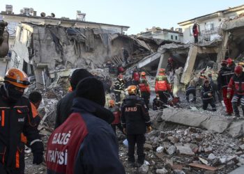 Tërmeti në Turqi/ 85 të vdekur e 994 të plagosur, vijon puna në 6 ndërtesa