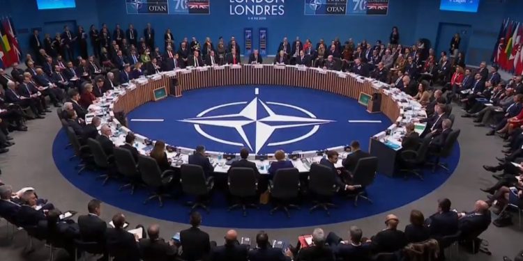 NATO reagon pas deklaratave të Vuçiç: Mbështesim dialogun