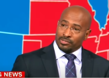 Analisti amerikan shpërthen në lot pas fitores së Biden