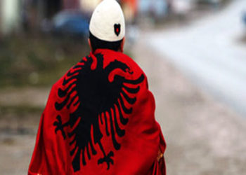 Ministria e Shëndetësisë apel qytetarëve: Mos bëni festa, patriot është kush respekton rregullat