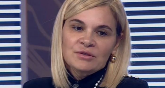 Monika Kryemadhi rrëfen ngjarjen e rëndë: Do më kishte vdekur mamaja, mendonte se i dhimbte stomaku por kishte probleme me zemrën, e shpëtoi Maksi