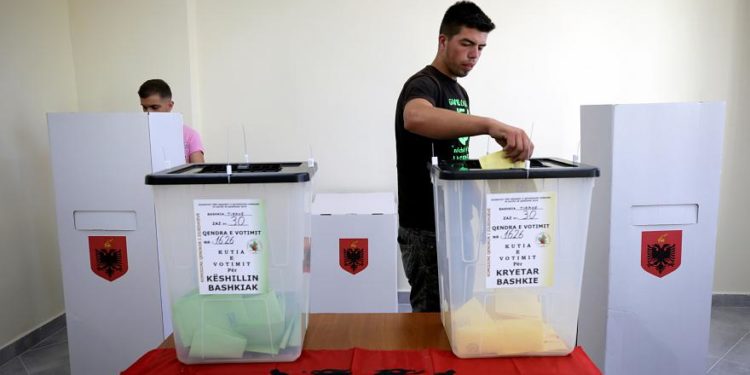 Ndryshon harta elektorale në Shqipëri, Gjirokastrës i hiqet një mandat deputeti