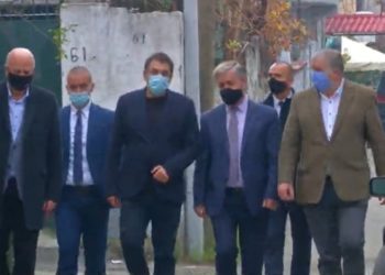 Ministri i ri i Brendshëm, Bledi Çuçi vizitoi familjen e Klodian Rashës