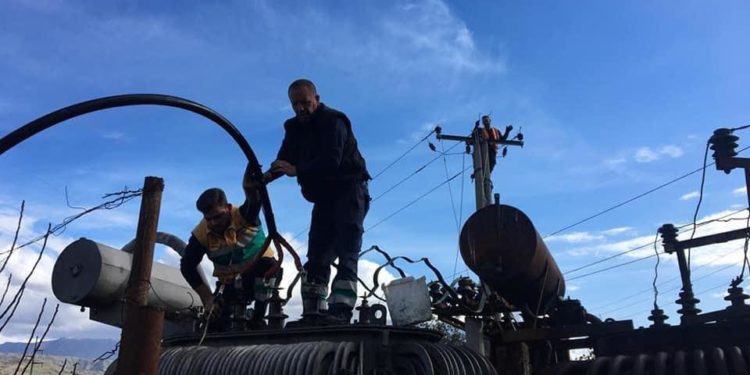 Transformator i ri, ndërhyrje në linjën e furnizimit me energji elektrike të Zagorisë