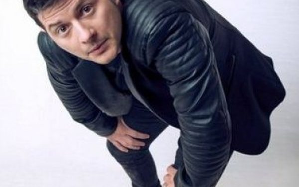 Ermal Mamaqi: Ju njerëz jeni të çuditshëm, mua më kanë trajnuar mjeshtra si Vasil Naçi. Trajnimet që do t’ju bëj kushtojnë 39.000 euro viti dhe do ju transformoj jetën