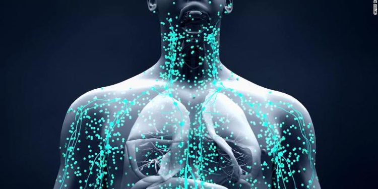 Vaksina anti-Covid shpërndahet së pari në Britani, çfarë duhet të dimë